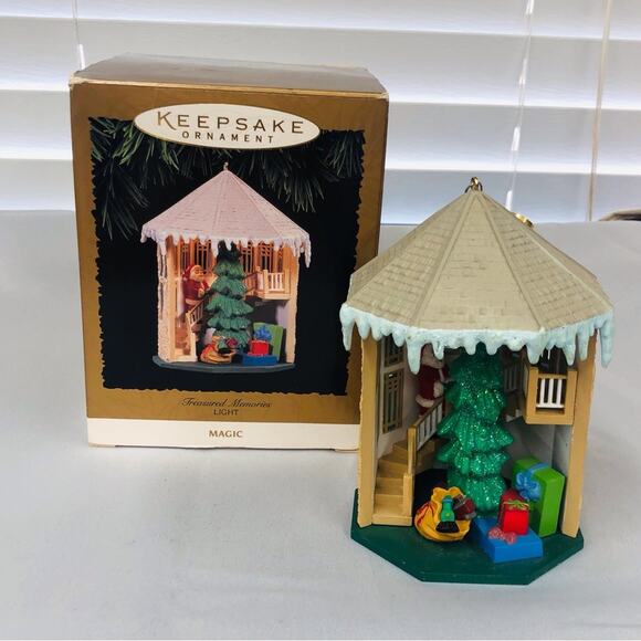 Vintage 1996 Hallmark Keepsake Christmas Tree Ornament Magic Santa Series - Picture 6 of 16